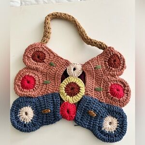 Crochet butterfly bag multi color pink blue green red
Top zipper opening